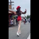 【ゆりにゃ】この格好でユニバ行けるメンタルすごい(笑)って批判されたけど、スタイル良いんだもん。仕方ないじゃん？